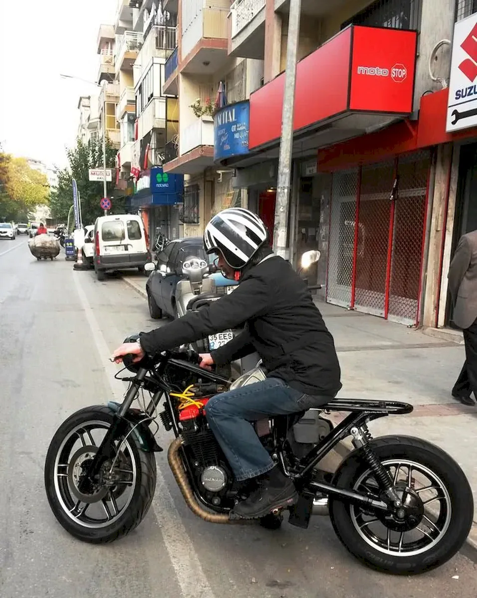 Café Racer 02 motosiklet-deneme sürüşü MotoStop çıkışı deposuz selesiz